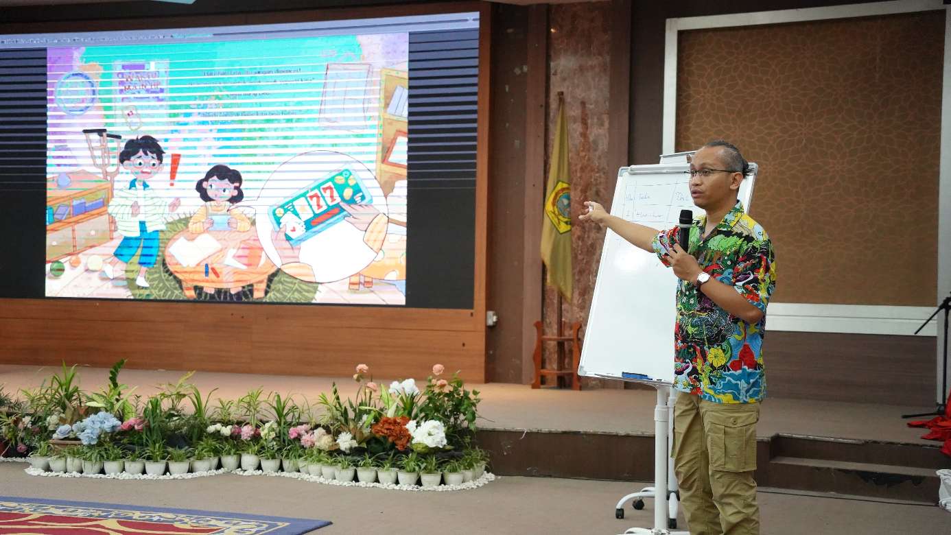 Kak Aio Bakar Semangat Literasi Karimun Lewat Lokakarya Cerita Anak. 