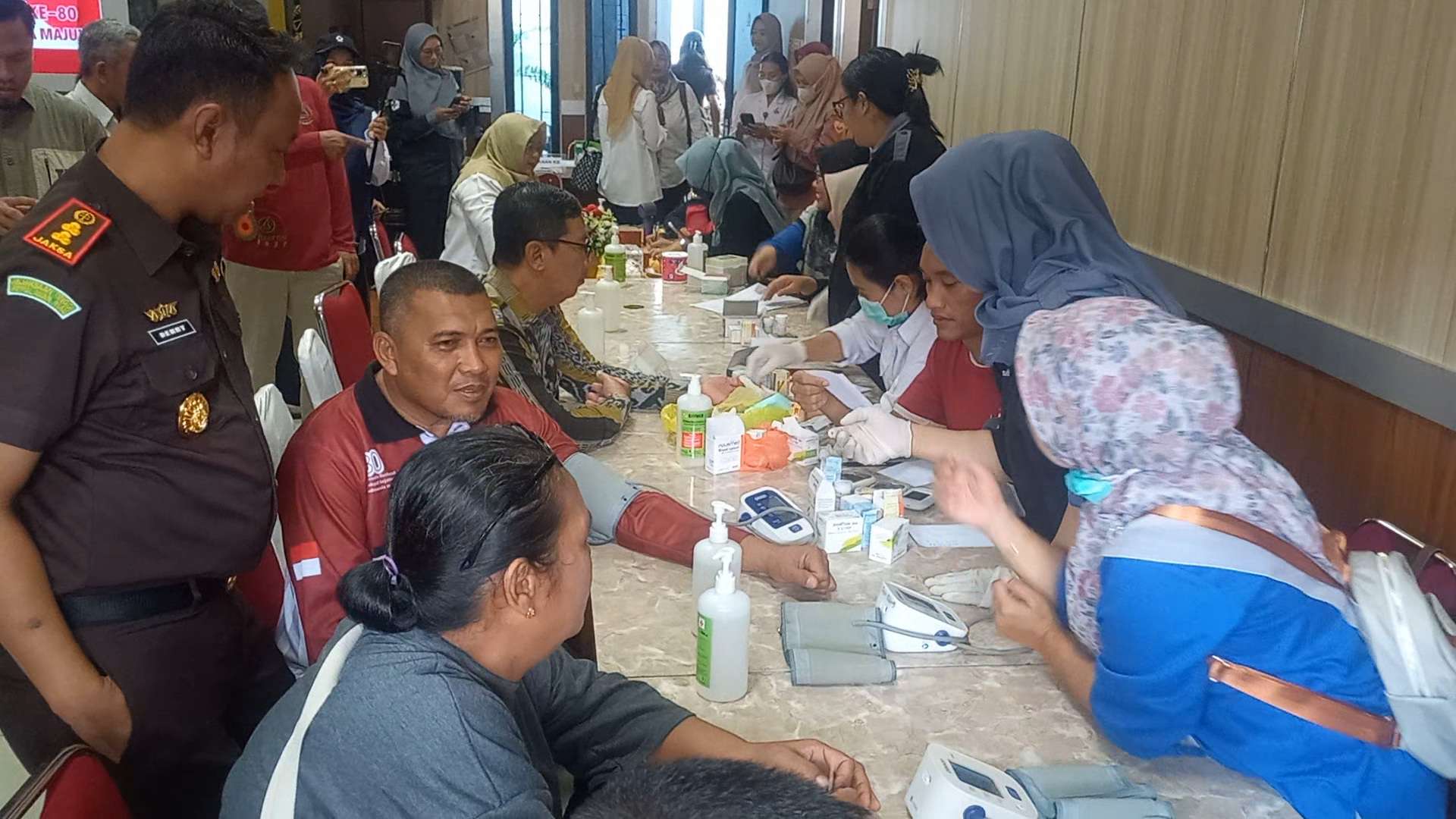 Kejari Karimun Gelar Pasar Murah, Donor Darah, hingga Konsultasi Hukum Gratis Sambut Hari Lahir Kejaksaan ke-80. 