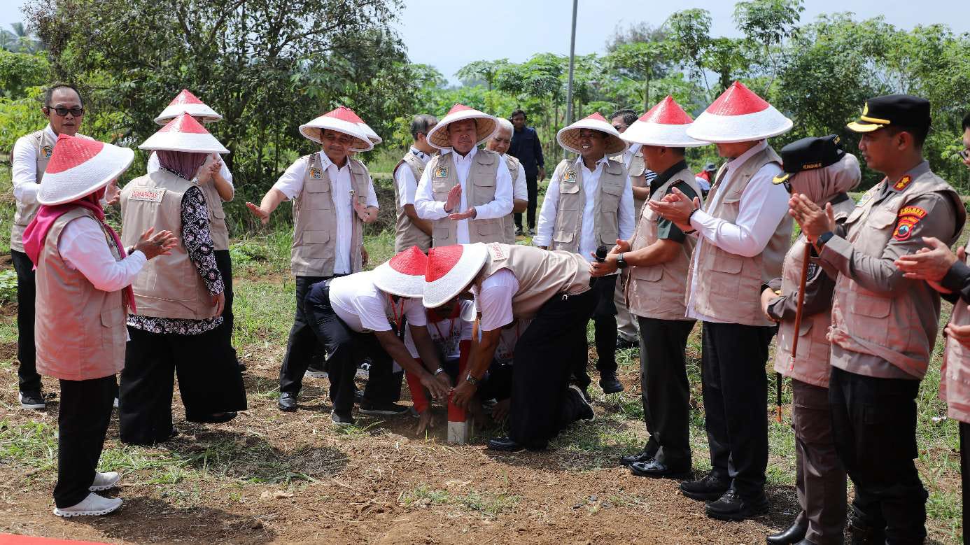 Selain Menghindari Konflik, Menteri Nusron Nilai Pemasangan Patok Bisa Tandai Batas Tanah APL dengan Non-APL