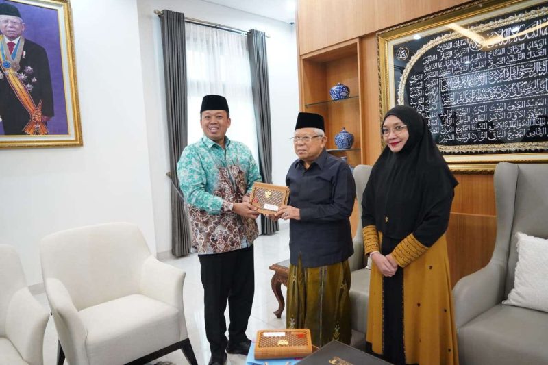 Wakili Pemerintah, Menteri Nusron Antar Undangan Upacara Peringatan HUT 80 Tahun Kemerdekaan RI untuk Wapres ke-13 K.H. Ma'ruf Amin