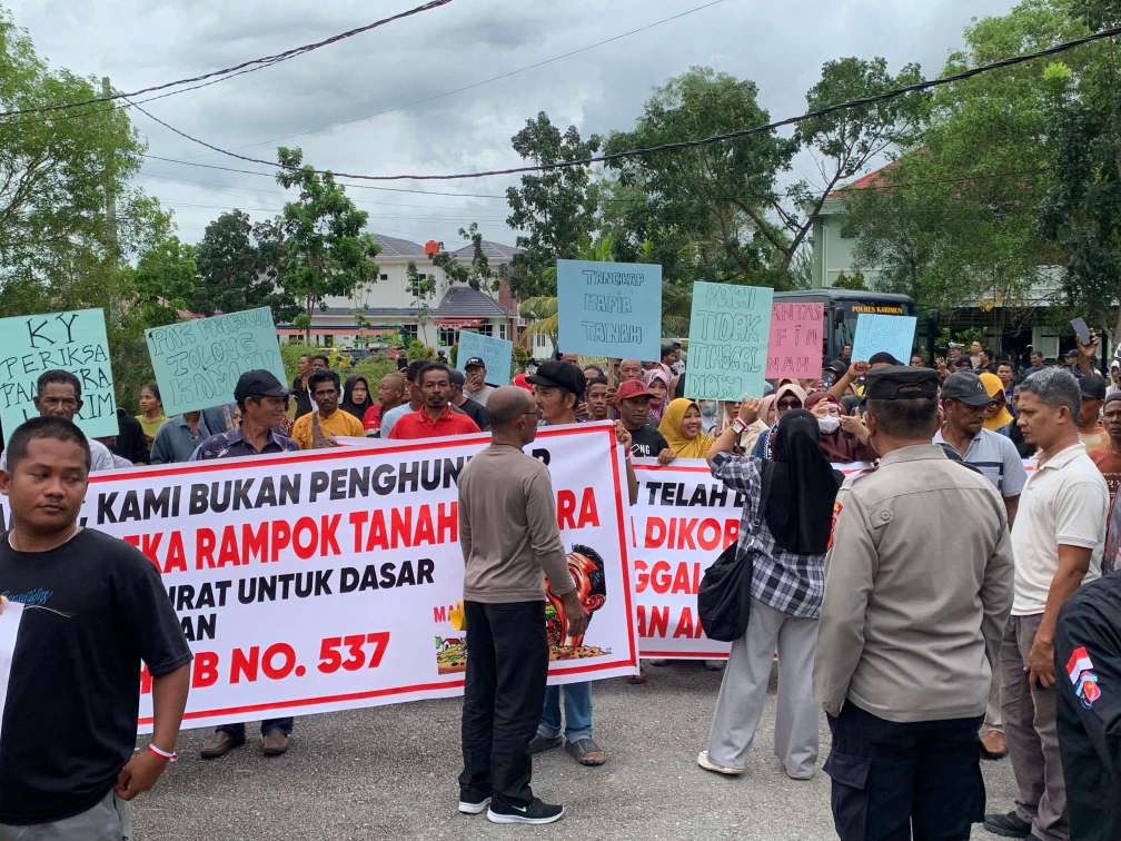 Ratusan Warga Protes, Lahan Garapan Puluhan Hektar Beralih ke Perusahaan