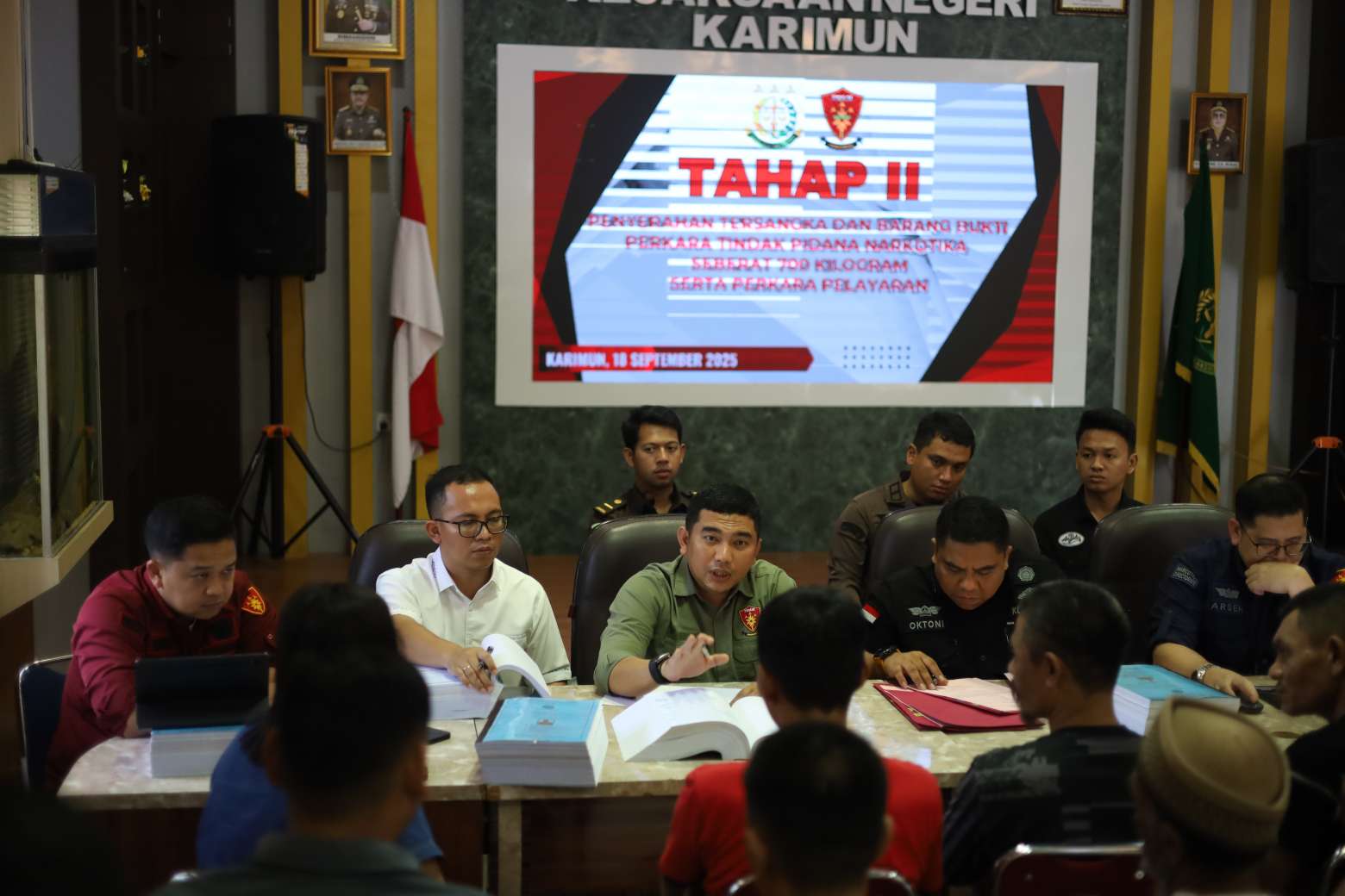 Kejari Karimun Terima Pelimpahan 5 WN Myanmar dan Barang Bukti Narkotika 704,8 Kg
