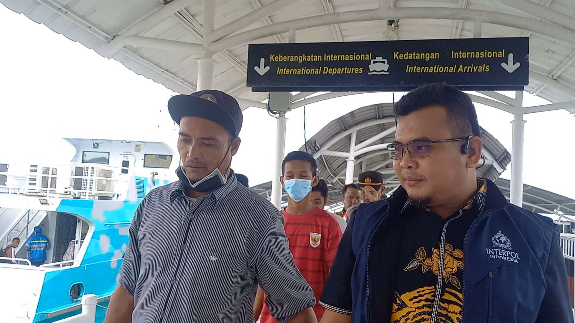 Tiga Nelayan Karimun yang Kapalnya Tenggelam di Perairan Tokong Hiu Dipulangkan dari Malaysia. 