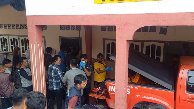 Tim Inafis Polres Karimun melakukan olah TKP.