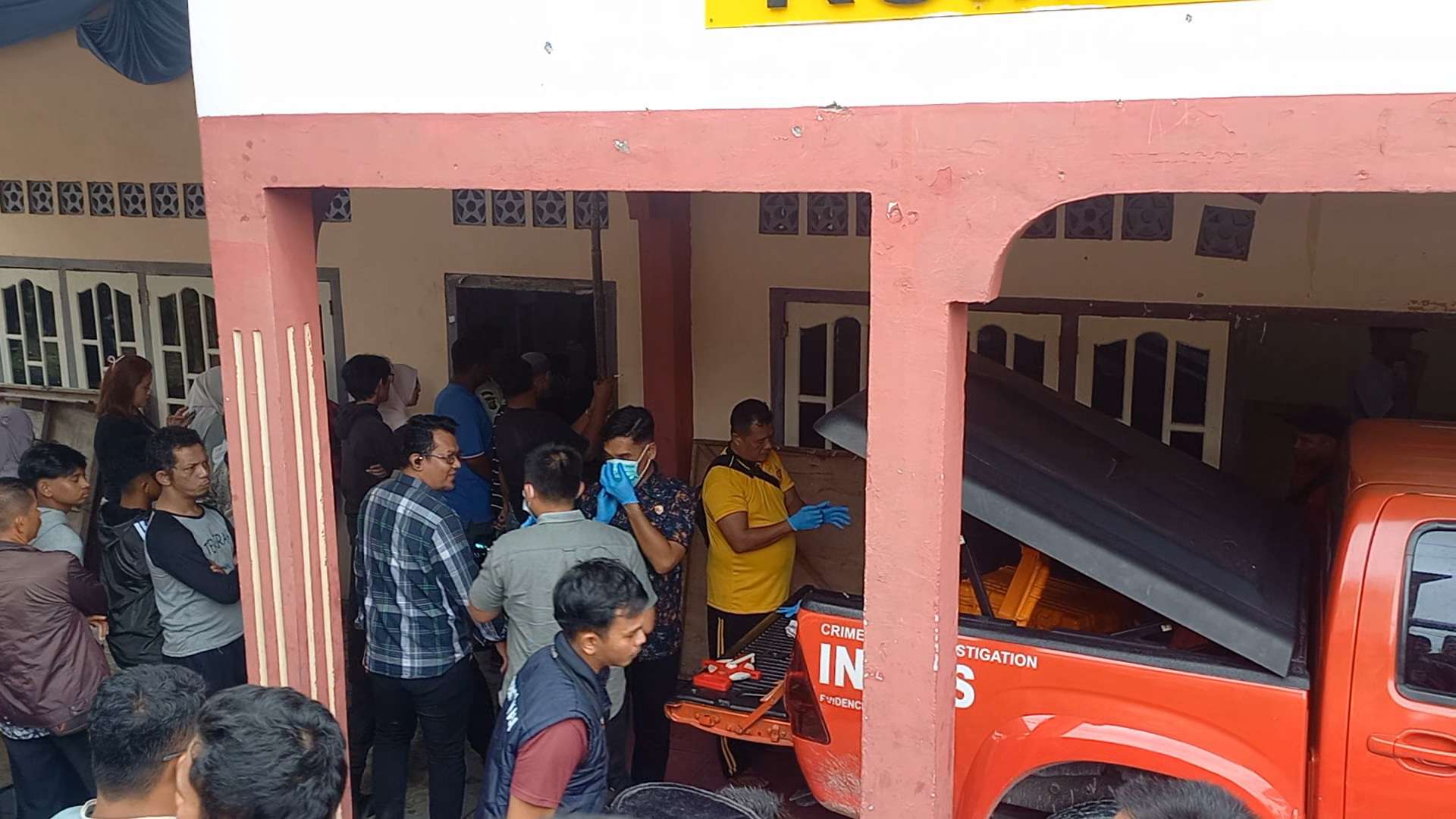 Tim Inafis Polres Karimun melakukan olah TKP.