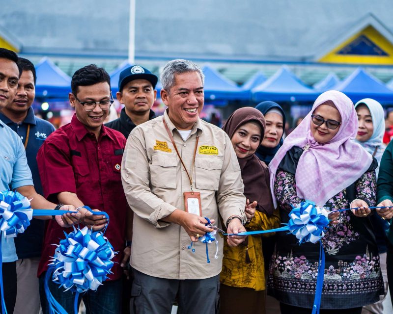 Kepala Bandara RHA Karimun M Subiat membuka pagelaran Karimun Weekend Market 2025. FOTO: mr.pai/inikarimun