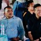 Wakil Bupati Karimun Rocky Marciano Bawole (kiri) dan Ketua DPD HIPMI Kepri Louis Loi (Kanan) berfoto bersama saat menghadiri Karimun Weekend Market di Kabupaten Karimun.