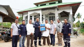 Dukung Kegiatan Keagamaan Masyarakat, PT TIMAH Tbk Serahkan Bantuan Untuk Musala Al Barokah