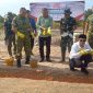 Bupati melakukan peletakan batu pertama pembangunan Gerai dan Gudang Koperasi Merah Putih di Kelurahan Darussalam. FOTO: ricky/kepriheadline.id