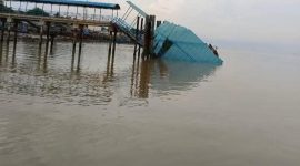 Ponton Dermaga Tanjung Makom Ambruk Diterjang Angin dan Arus Laut Kuat