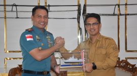 Danlanal Karimun Silaturahmi ke Bupati, Perkuat Sinergi Jaga Keamanan Laut