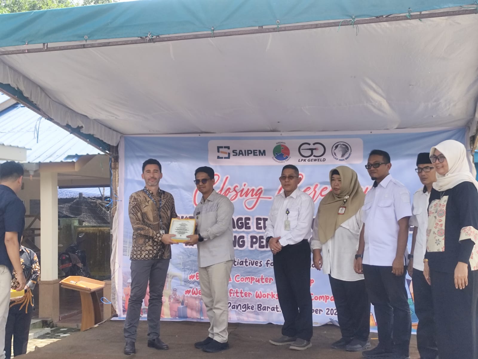 Pangke Barat Jadi “Kampung Pendidikan”, Anak Muda Digembleng Bahasa Inggris hingga Pelatihan Las