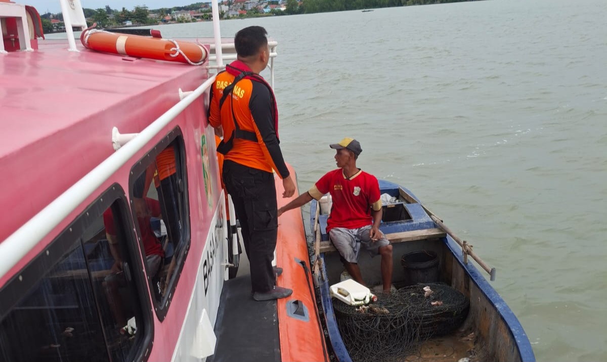 Basarnas Tanjungpinang Selamatkan Kapal Nelayan Terombang-ambing di Perairan Dompak