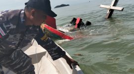 Lanal Tanjung Balai Karimun Evakuasi ABK Kapal Tenggelam di Perairan Moro, Satu Masih Hilang
