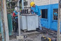Warga Desa Parit Masih Andalkan Genset, PLN Targetkan Listrik Normal Malam Ini