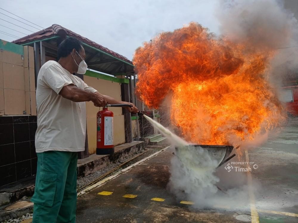 PT TIMAH Tbk Gelar Pelatihan Tanggap Bencana Bersama Pemerintah Desa Air Putih