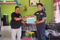 Tingkatkan Hasil Tangkapan Nelayan, PT TIMAH Tbk Serahkan Jaring untuk KUB Karya Bersatu