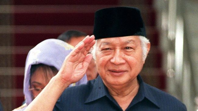 Foto: Presiden Kedua Republik Indonesia, Soeharto. (AGUS LOLONG / AFP)