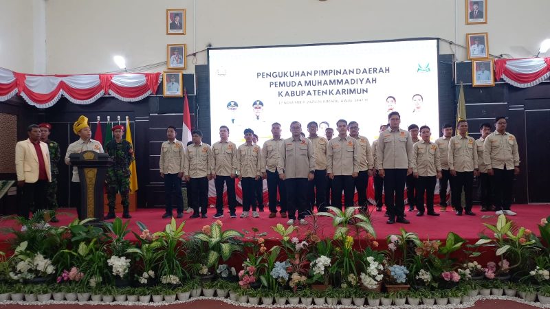 Najih Prasetyo Kukuhkan PDPM Karimun. FOTO: ricky/kepriheadline.id
