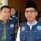 Bupati Karimun Iskandarsyah didampingi Kepala BNNK Karimun saat diwawancara awak media.
