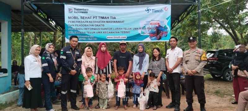 Dukung Penanganan Stunting, PT TIMAH Tbk Serahkan Puluhan Paket Makanan Tambahan untuk Warga Teluk Uma
