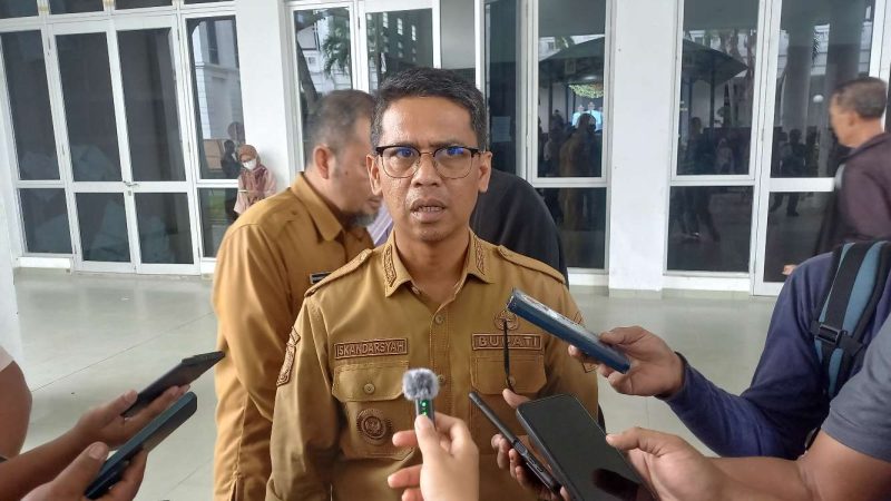 Bupati Karimun Iskandarsyah.