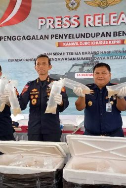 Bea Cukai Kepri Gagalkan Penyelundupan 129.965 Benih Bening Lobster di Perairan Lingga