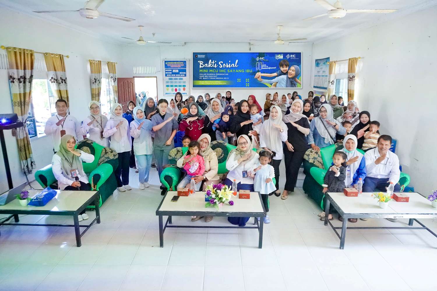 RS Bakti Timah Karimun Gelar Mini MCU dan Edukasi Gizi untuk Ibu-ibu di Desa Pongkar. FOTO:  Angga/Humas RSBT Karimun