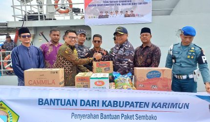 Gunakan Kapal Perang TNI AL, Karimun Salurkan Bantuan Logistik ke Aceh dan Sumatra Utara
