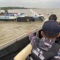 Speed Boat Ekspedisi Tenggelam di Perairan Karimun, Ratusan Paket Barang Dievakuasi