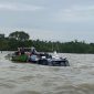 TNI AL Evakuasi Seluruh Crew SB Srikandi Express yang Tenggelam di Perairan Pulau Parit Karimun