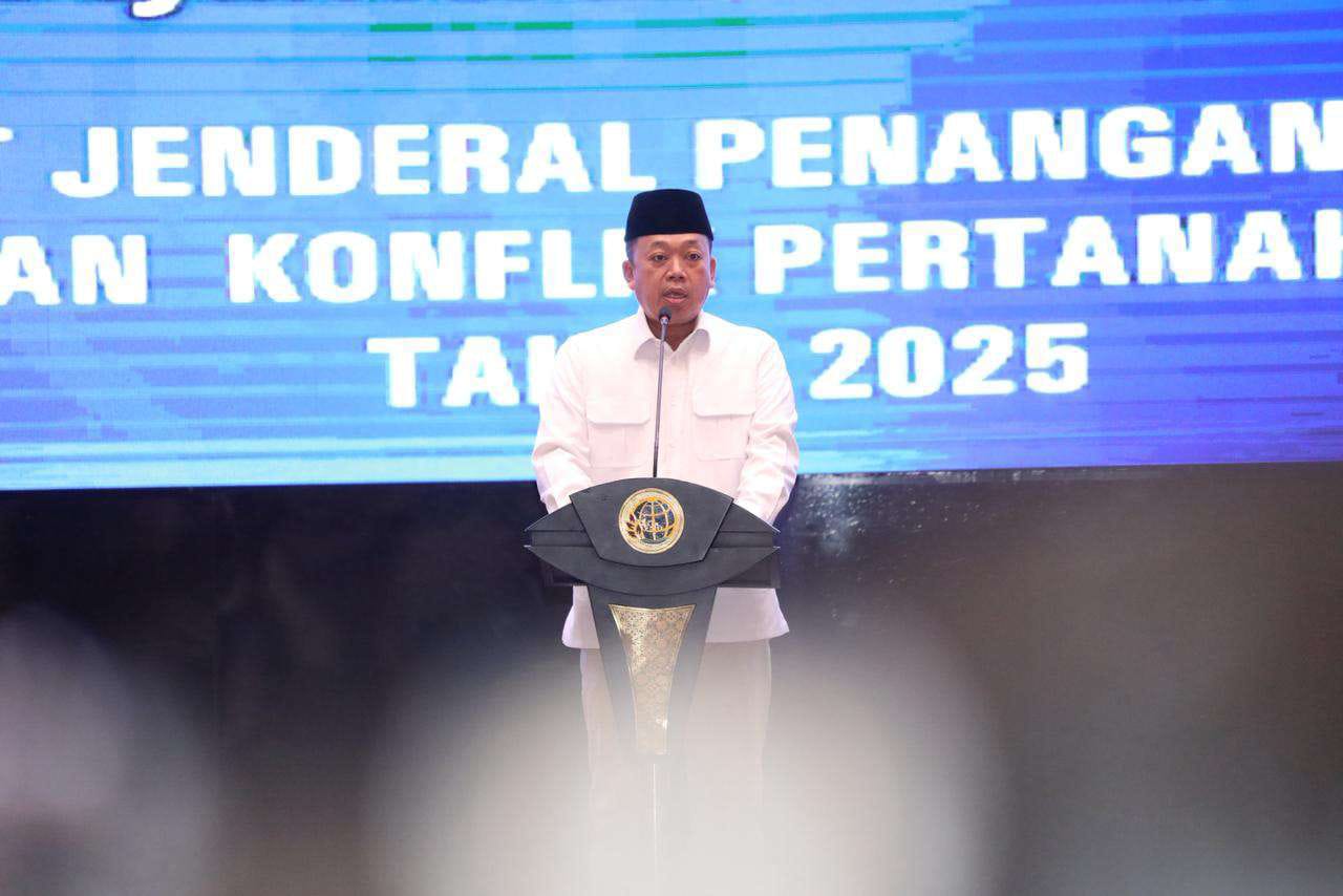 Menteri Nusron Berikan Penghargaan kepada 74 Pihak yang Berperan dalam Pencegahan Tindak Pidana Pertanahan Tahun 2025