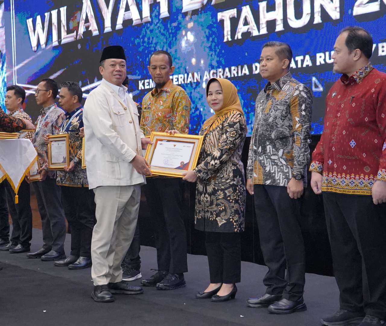 24 Satker ATR/BPN Terima Predikat WBK, Menteri Nusron Beri Apresiasi dan Imbau untuk Jaga Kualitas Layanan