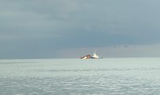 Tongkang Bermuatan Granit Kandas di Perairan Pongkar Belum Dievakuasi