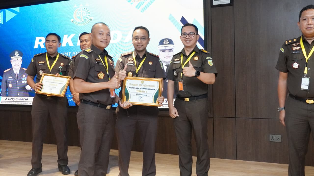 Kejari Karimun Sabet Tujuh Penghargaan di Rakerda Kejaksaan Kepri 2025