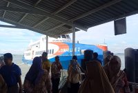 Kapal Dumai Line saat bersandar di Pelabuhan Domestik Tanjungbalai Karimun. FOTO: ricky/kepriheadline.id