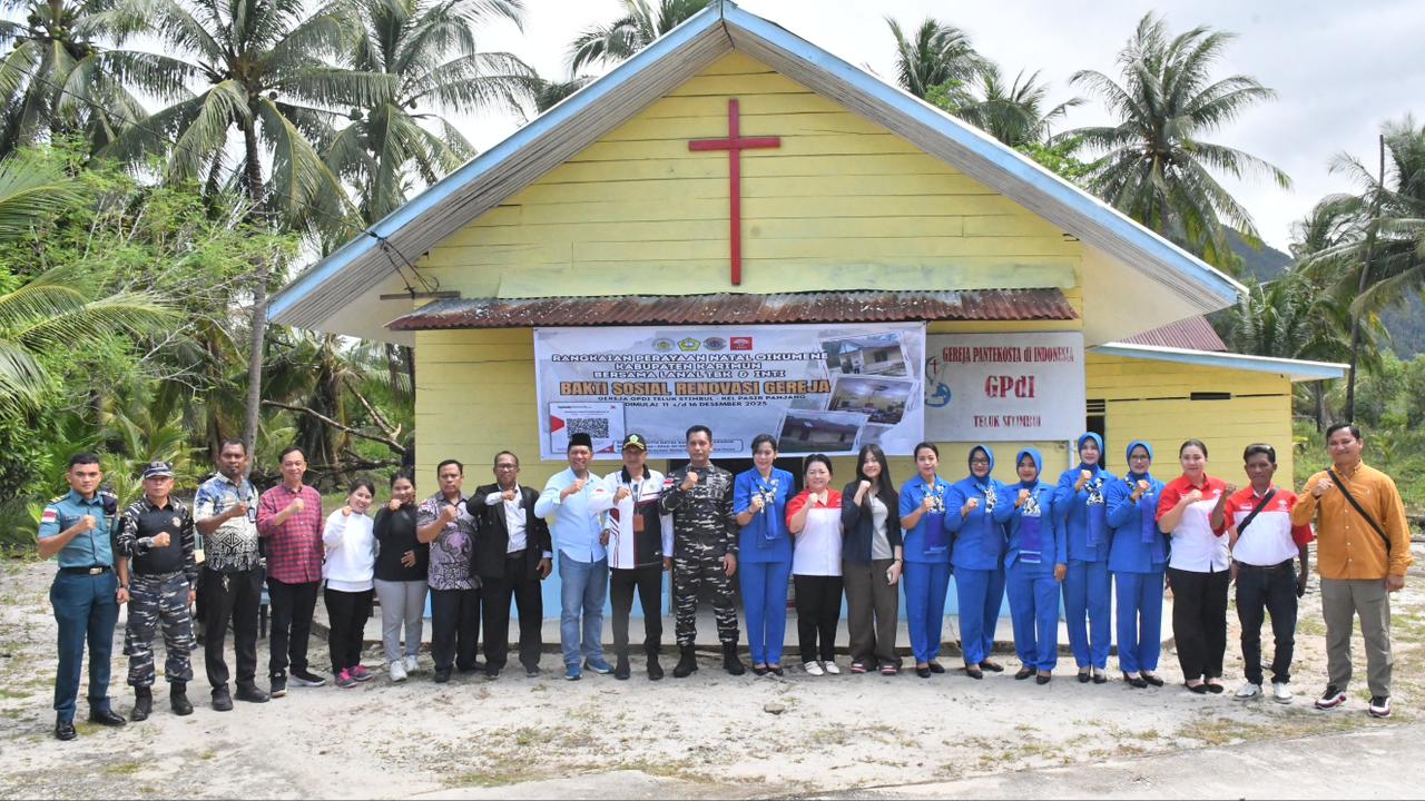 Sambut Natal Oikumene 2025, Lanal TBK Bersama INTI Renovasi Gereja di Karimun