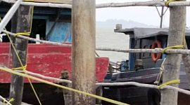 Aktivitas Diduga BBM Ilegal Marak di Perairan Meral Karimun, Aparat Diminta Bertindak