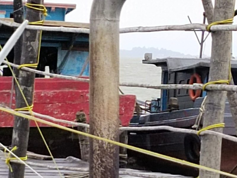Aktivitas Diduga BBM Ilegal Marak di Perairan Meral Karimun, Aparat Diminta Bertindak