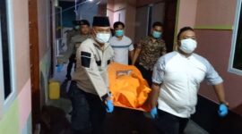 Tercium Bau Busuk, Warga Temukan Jasad Nelayan di Kamar Kos Karimun. FOTO: ISTIMEWA/KEPRIHEADLINE.ID