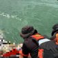 Satpolairud Polres Karimun Pastikan Identitas Mayat Pria yang Ditemukan di Perairan Meranti. FOTO: Istimewa