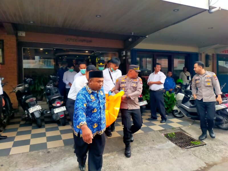 Mayat Pria Ditemukan Meninggal Dunia di Kamar Hotel di Karimun. FOTO: ISTIMEWA/DOKUMEN POLISI