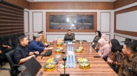 Wamen ATR/BPN Tinjau Dua Kantor Pertanahan di Sumut, Pantau Kesiapan WBBM hingga Serahkan Sertipikat. FOTO: BIRO HUMAS KEMENTERIAN ATR/BPN