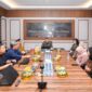 Wamen ATR/BPN Tinjau Dua Kantor Pertanahan di Sumut, Pantau Kesiapan WBBM hingga Serahkan Sertipikat. FOTO: BIRO HUMAS KEMENTERIAN ATR/BPN