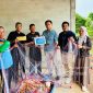 PT Timah Serahkan Bantuan Jaring Udang untuk Nelayan Kundur Barat, Dukung Produktivitas Saat Musim Panen. FOTO: BIDANG CORCOM PT TIMAH TBK