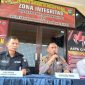 Sengketa batas lahan 10 sentimeter di Karimun berujung pemukulan. Polisi menetapkan satu tersangka dan membantah keterlibatan anggotanya.
