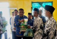 PGRI Karimun Salurkan 220 Paket Sembako untuk Guru Non-ASN Jelang Ramadhan