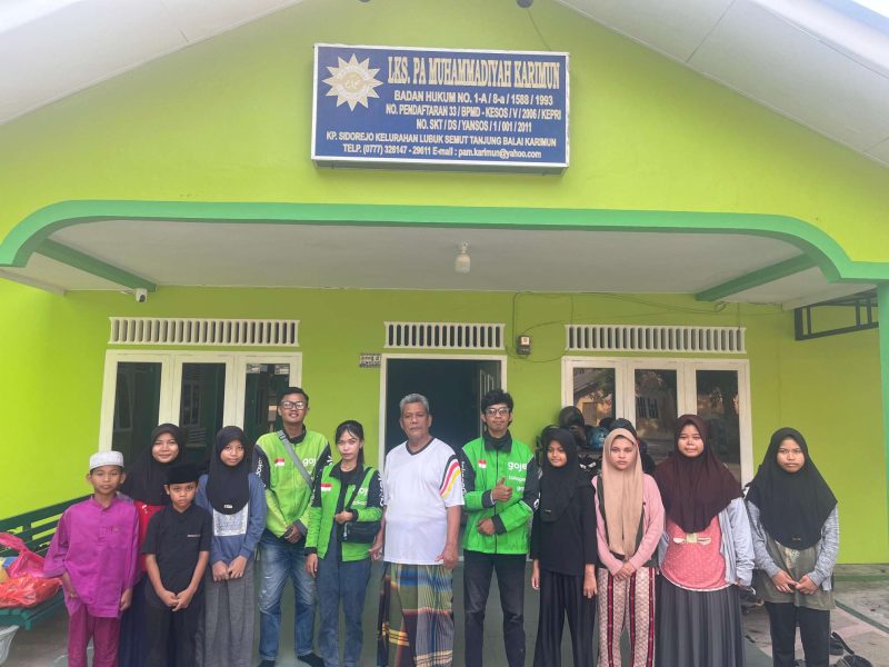 Gojek Karimun Salurkan Bantuan ke Panti Asuhan dan Bagikan Ratusan Paket Takjil di Bulan Ramadan