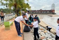 Lanal Tanjung Balai Karimun Inisiasi Pembersihan Pantai Program Indonesia ASRI