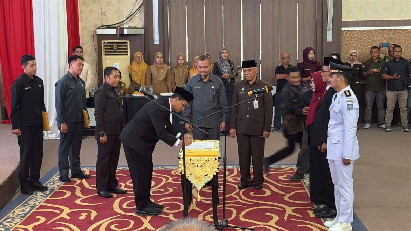 Bupati Iskandarsyah Rotasi 144 Pejabat Pemkab Karimun, Tekankan Profesionalisme dan Hindari Pelanggaran Hukum